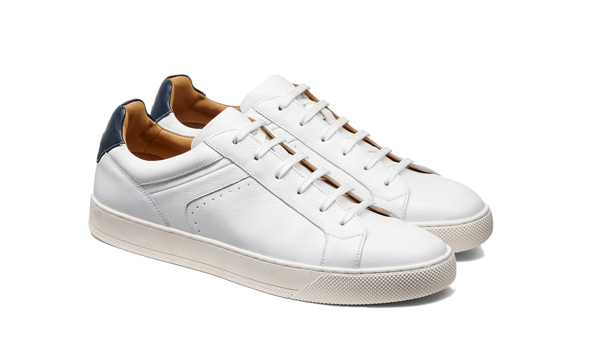 ID25388-Barker White Skylar Trainer